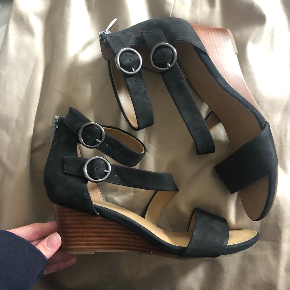 Adorable black wedges from DSW